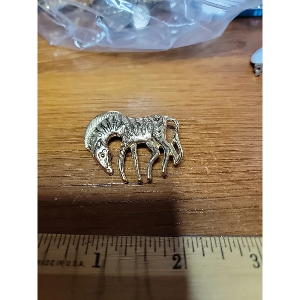 Vintage Silver‎ Tone Zebra Brooch Pin Black Stripe Figural Animal Modernist